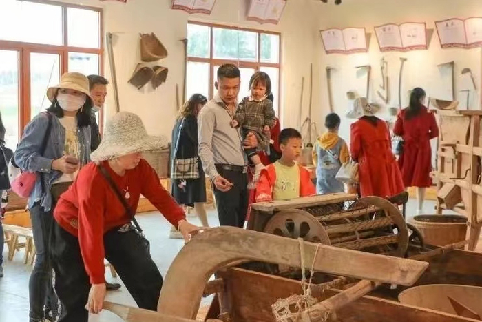 （图为海龙村农耕文化馆）