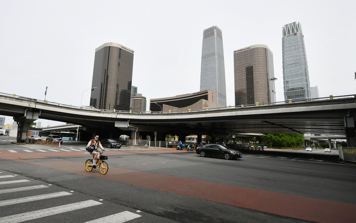 5月9日早高峰时段，国贸桥也没有了往日的喧闹景象。新京报记者 王贵彬 摄