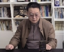         盘锦心理咨询师协会会长周老师接受线上心理咨询并疏导情绪。