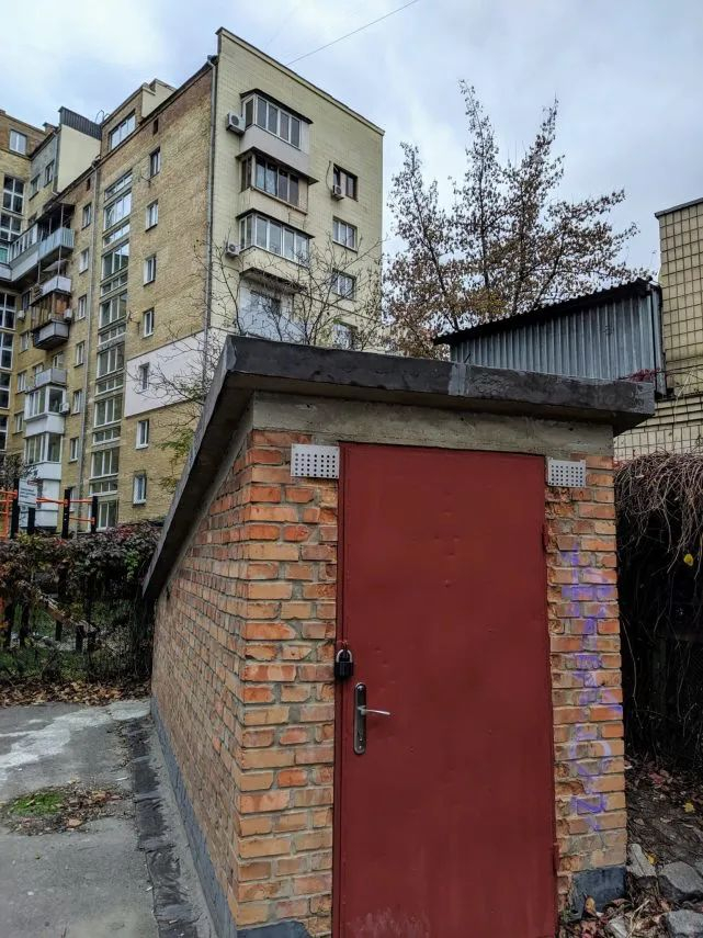 ·&nbsp;基辅市区的一处地堡。