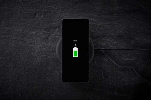 　　配备5000 毫安时大容量电池