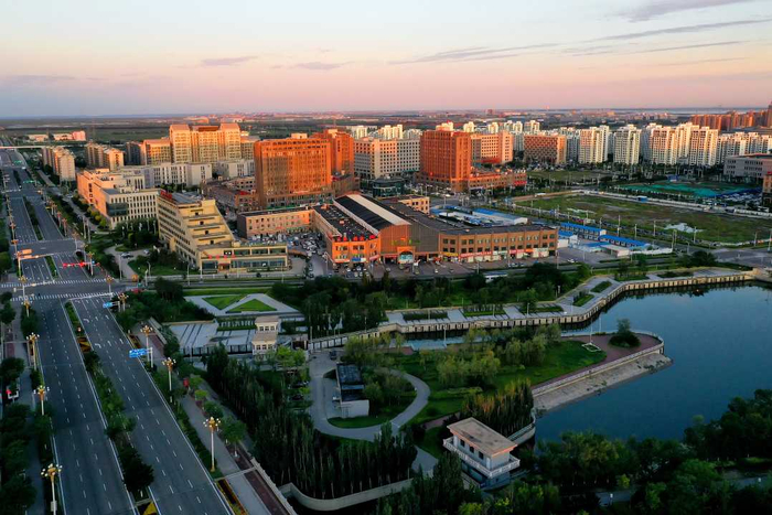 曹妃甸工业区临港商务区一角。曹妃甸区宣供图