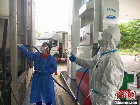 上海加“油”复商复市　上海石油 供图