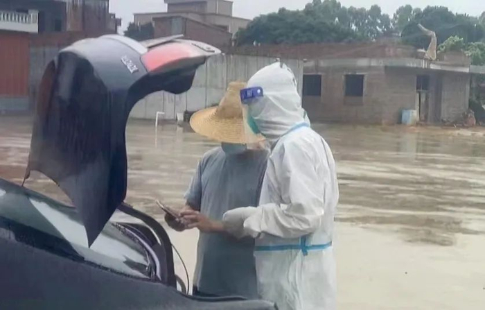 庞志聪正在进行排查