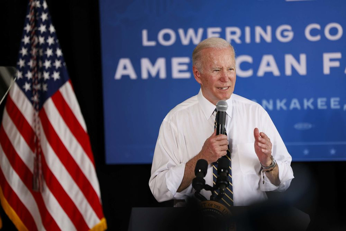 5月11日，拜登在美国伊利诺伊州坎卡基的一个家庭农场发表讲话 图源：彭博社