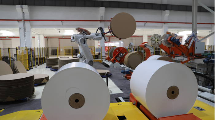 △金桂白卡纸生产线卷筒包装作业