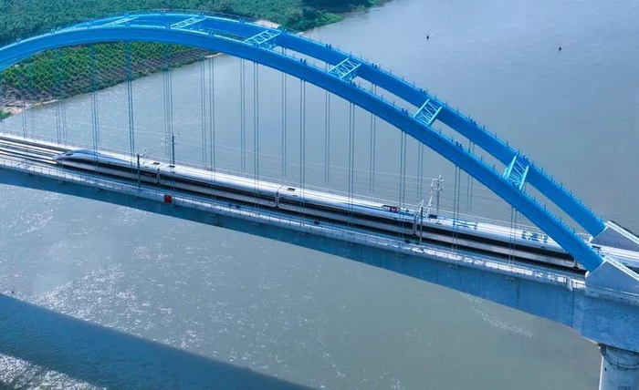 江东新区古竹镇郭屋村赣深高铁东江特大桥（摄影：黄赞福）
