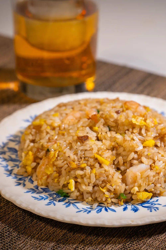 居家生活，炒饭就是慰藉饥肠的王道。图 / unsplash.com  摄影 / Wang Jie