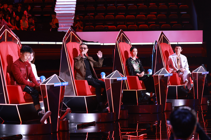 2021年7月28日，浙江卫视，“中国好声音”发布会，那英、汪峰、李荣浩、李克勤、吉克隽逸、张碧晨、吴莫愁、黄霄云亮相。