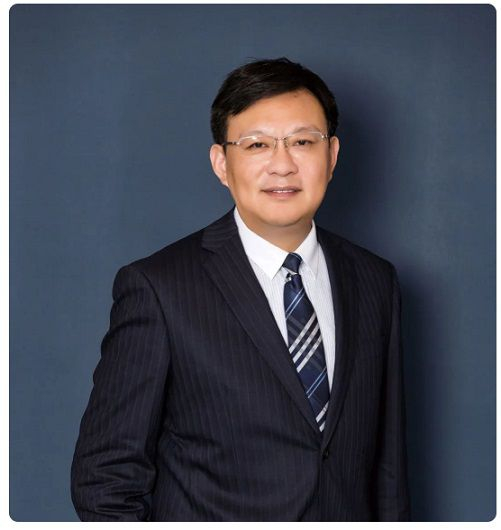 　　众邦银行行长 程峰