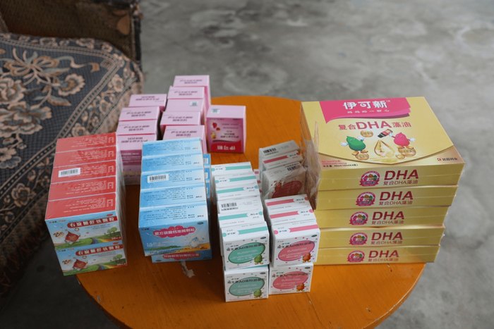 　　达因药业为五胞胎家庭捐赠孩子0-6岁所需的营养药品