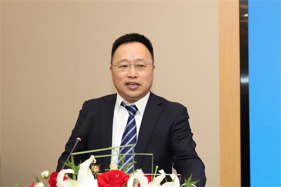 　　富春医养集团总裁 翁永堂