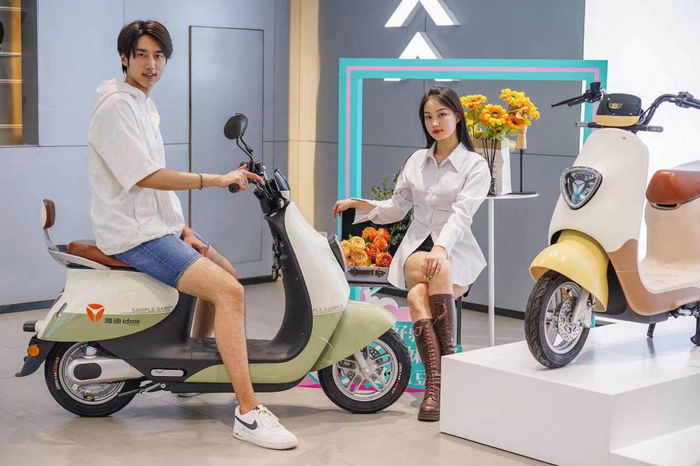 　　雅迪冠能i豆电动车