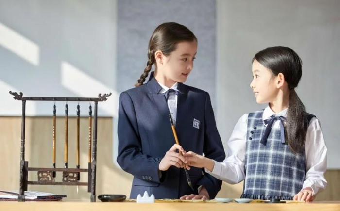 　　新中式风格校服