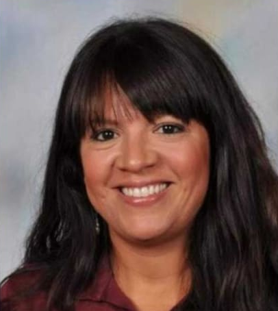 （44岁的四年级老师米雷莱斯。）