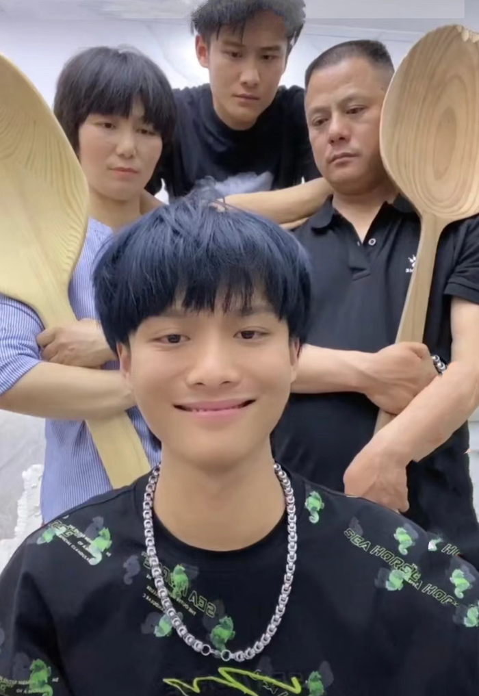 （图源：疯狂小杨哥视频截图）