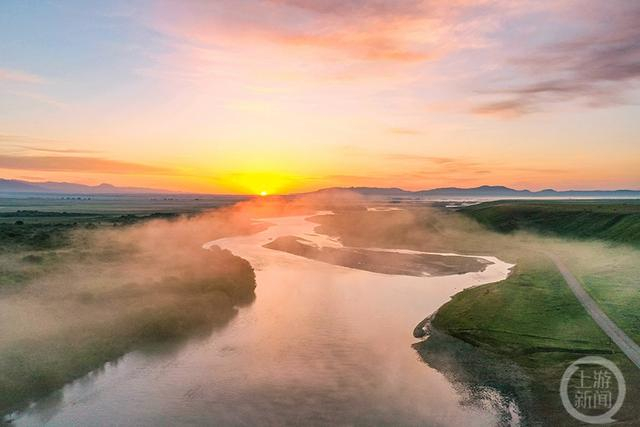 昭苏特克斯河国家湿地公园，总面积1657公顷。图为昭苏湿地公园晨韵。