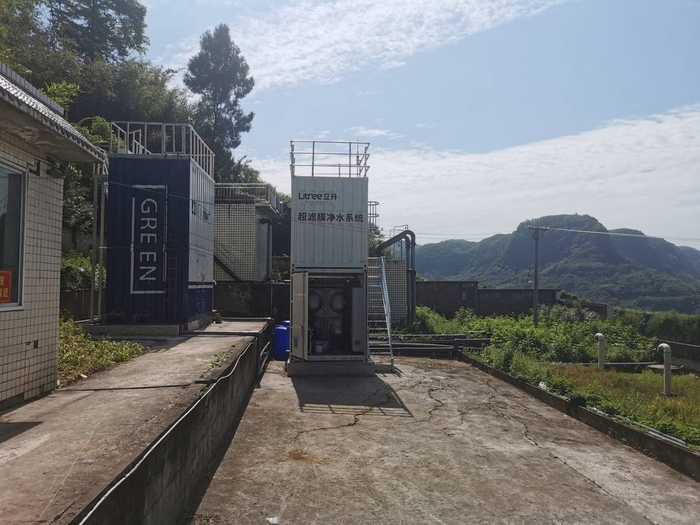 白节集中供水站的净水系统。伍勇摄