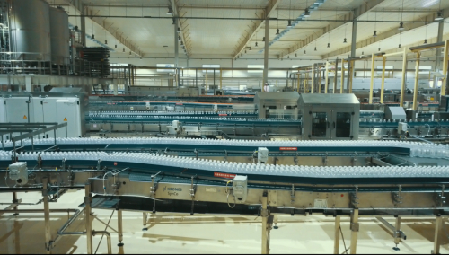 　　今麦郎饮品生产线