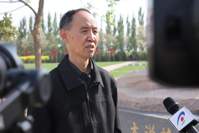 李德明老人讲述曾赴北京采访红军女战士陈美珍的经历