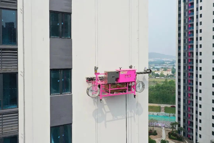 卷扬式外墙乳胶漆喷涂机器人，图源网络