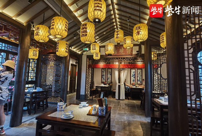 图为南京大牌档环境