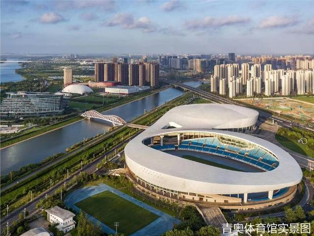 青奥体育馆实景图