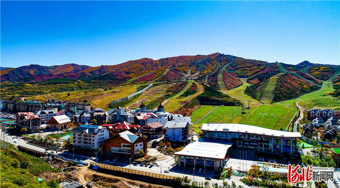 图为富龙滑雪场风光。（资料片） 富龙滑雪场供图