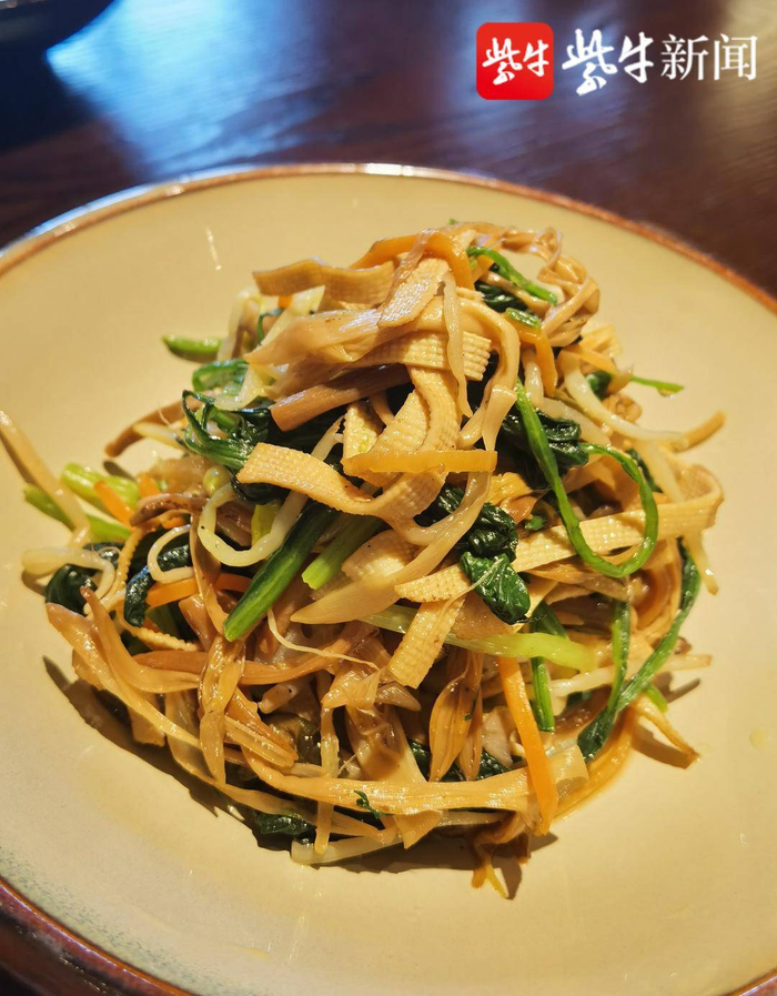 图为南京大牌档素什锦