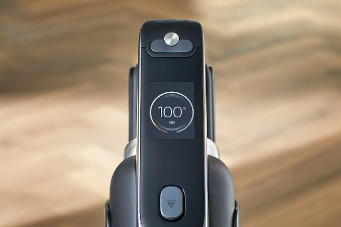 　　飞利浦双滚刷无线智能洗地机9000 系列：数字液晶智能屏幕