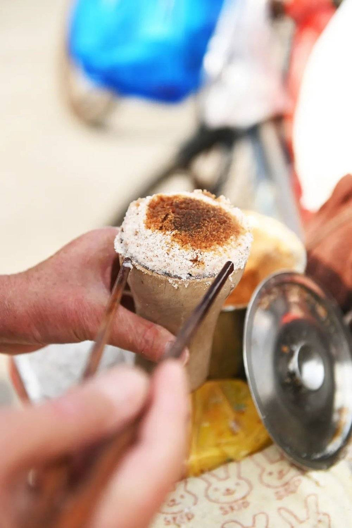 松糕和马蹄糕，软糯香甜的早餐之选。摄影/陆宇堃