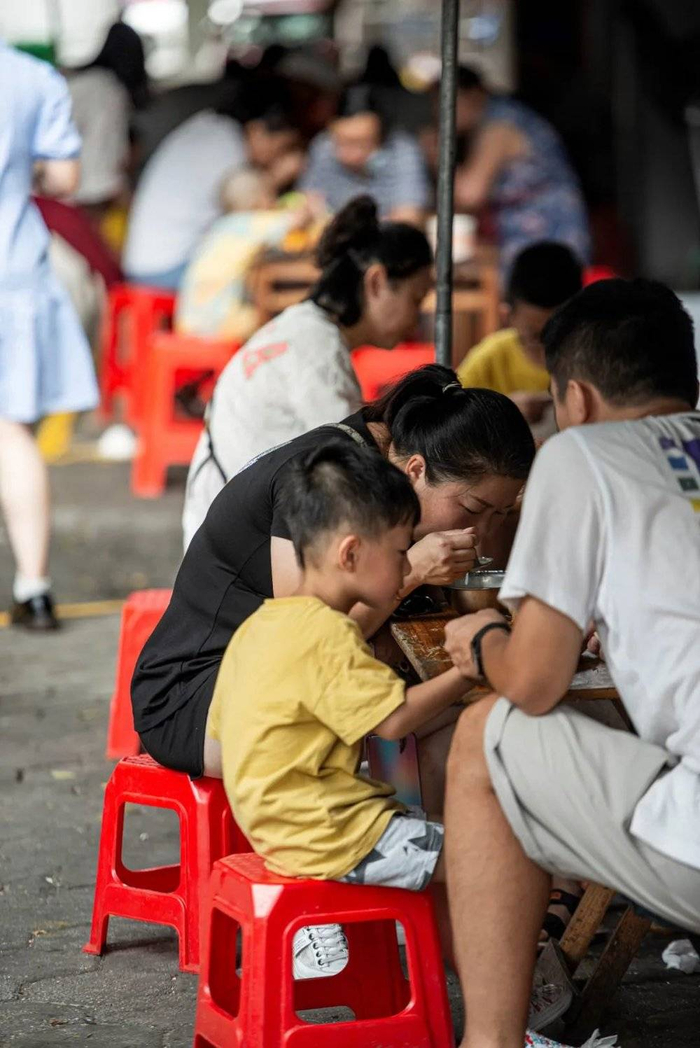 再忙，也要记得吃早饭啊~摄影/陆宇堃