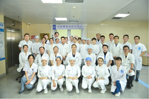 　　安贞心脏瓣膜病介入中心全体医护人员合照