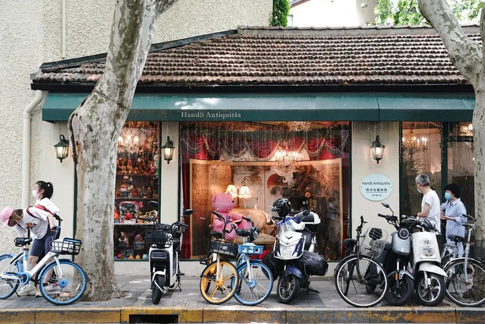 6月1日的上海街头 图片来源：新华社