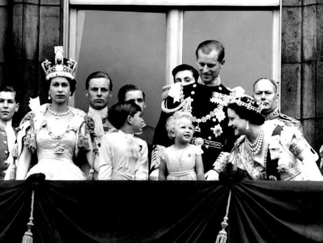 当地时间1953年6月2日，英国伦敦，伊丽莎白二世加冕登基。图/IC photo