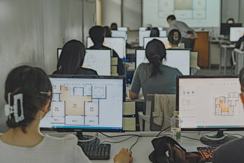 　　韩国大邱大学学生正在使用COOHOM