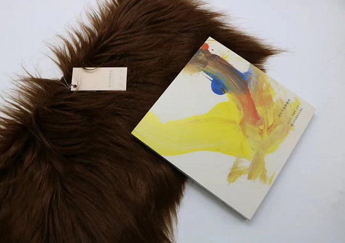 猩猩小黑的画作（复制品）。图片来源：红山动物园