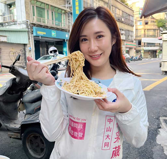 国民党发言人柳采葳。