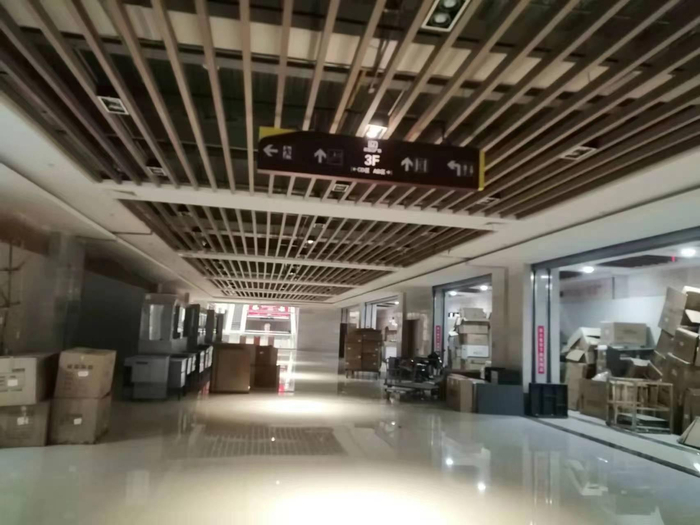 武汉市舵落口陶瓷市场。受访者供图