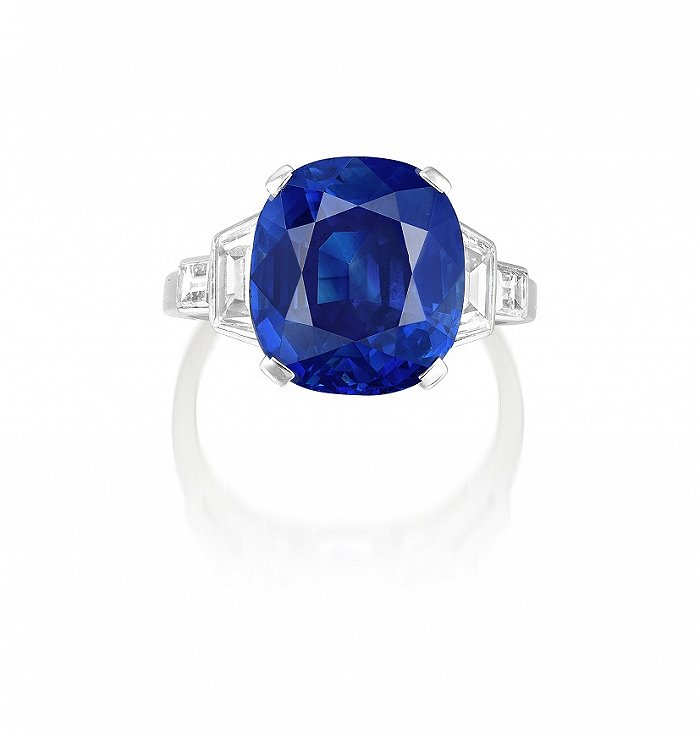 宝格丽，11.42 克拉“克什米尔”天然蓝宝石配 钻石戒指，约 1934 年制 图片来源：富艺斯