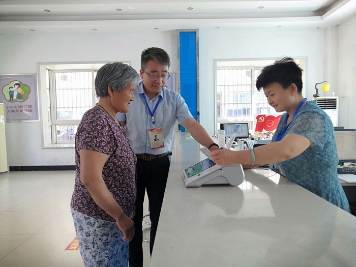 “全天候”网格服务为居民解难题办实事