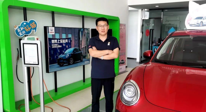 　　唐山中同万宏欧拉店销售经理 钱文远