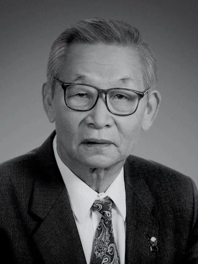 “七一勋章”获得者，新中国胸外科事业的开拓者和奠基人辛育龄因病医治无效，在京逝世。中日友好医院供图