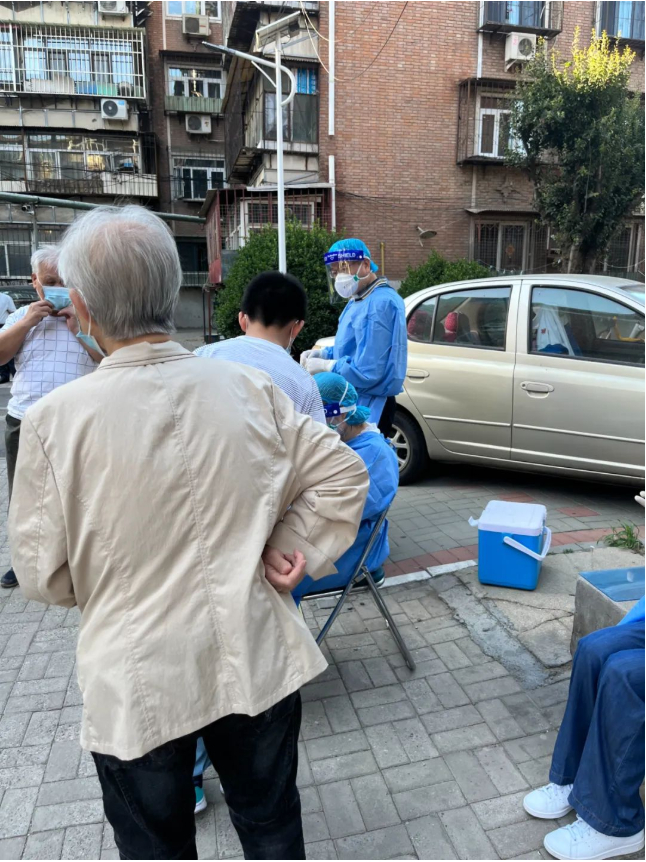 　　核酸检测现场 受访者供图
