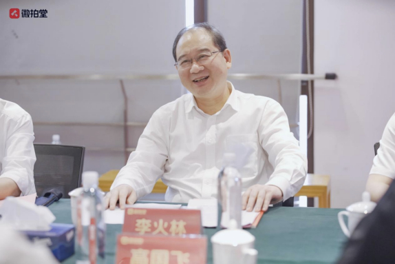 　　杭州市人大常委会党组书记、主任李火林