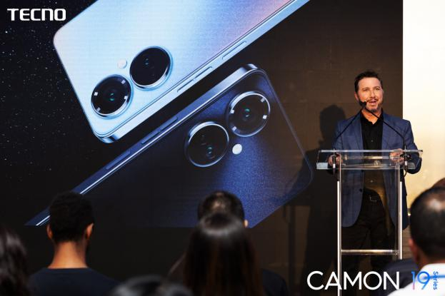 　　CAMON 19发布会开场