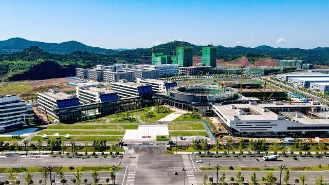 　　华讯方舟天谷?南充智能信息产业园（南充市顺庆区委宣传部供图）