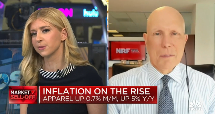 当地时间10日，CNBC报道截图，右为马修·谢伊。