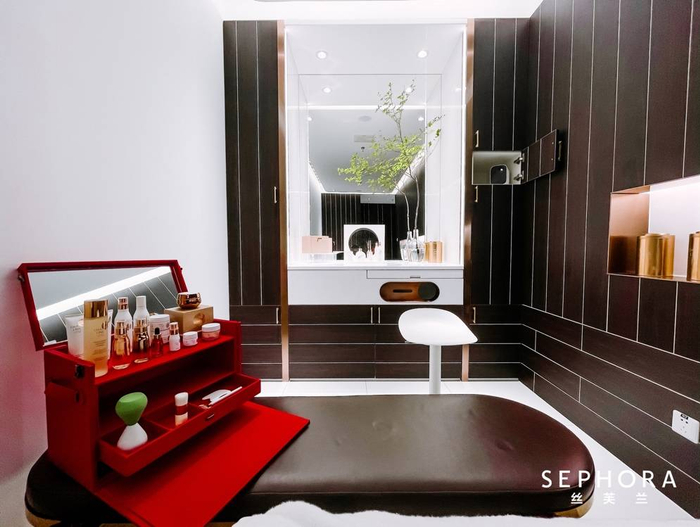 　　丝芙兰全国首个店内CHA LING茶灵SPA体验