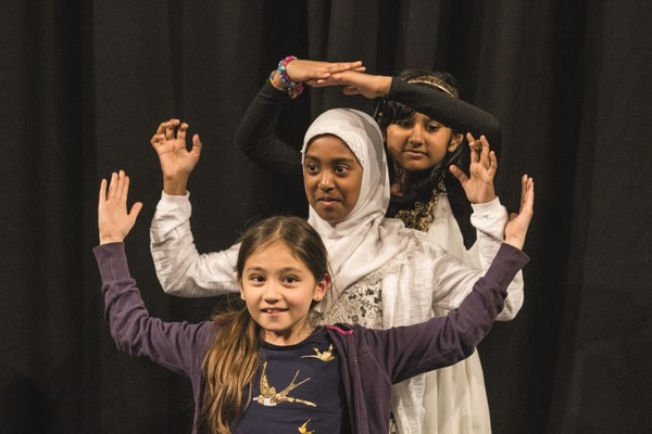 　　圣三一戏剧认证